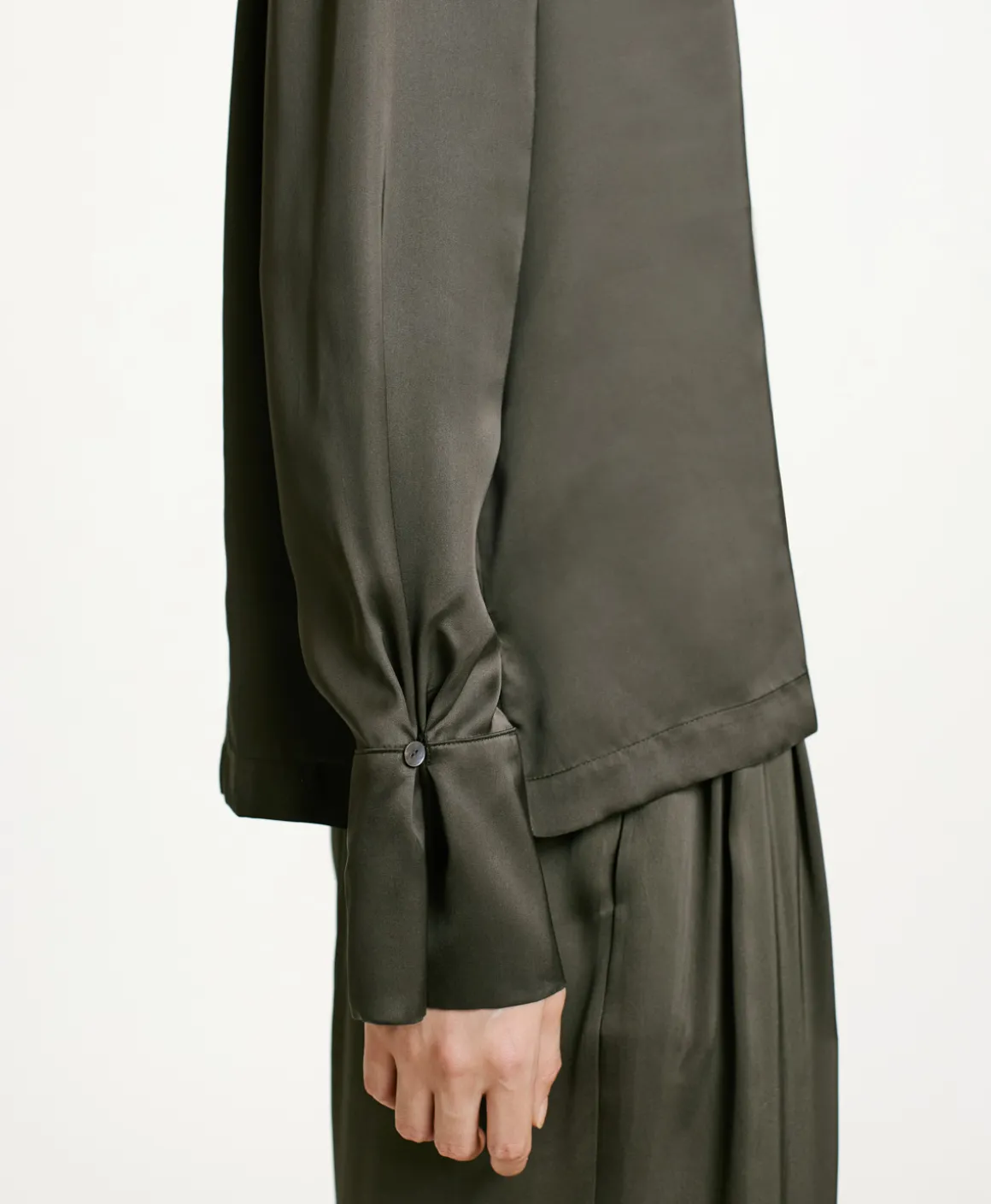 Momoni BLUSA KENTA IN SETA LAVATA-VERDE MILITARE VerdeMilitare Best Sale